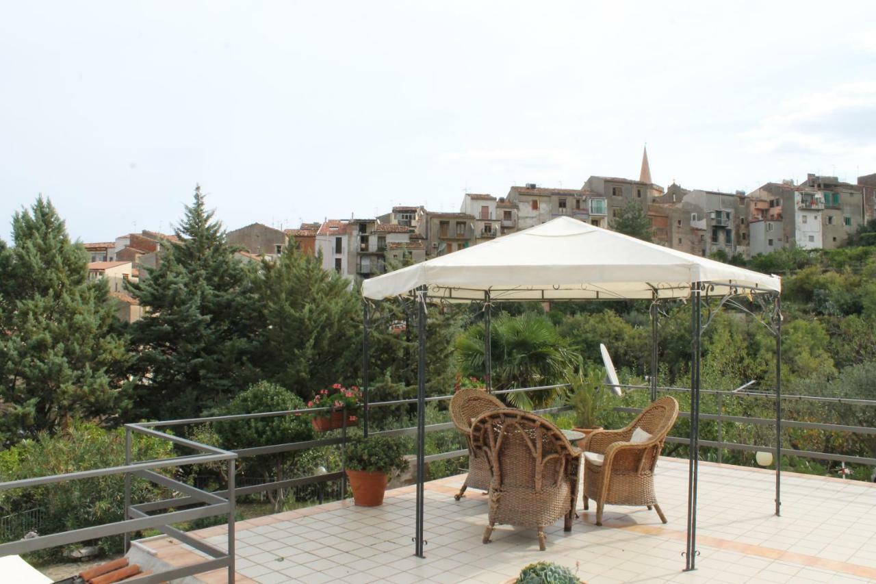 B&B Villa Letizia Castelbuono  Eksteriør billede