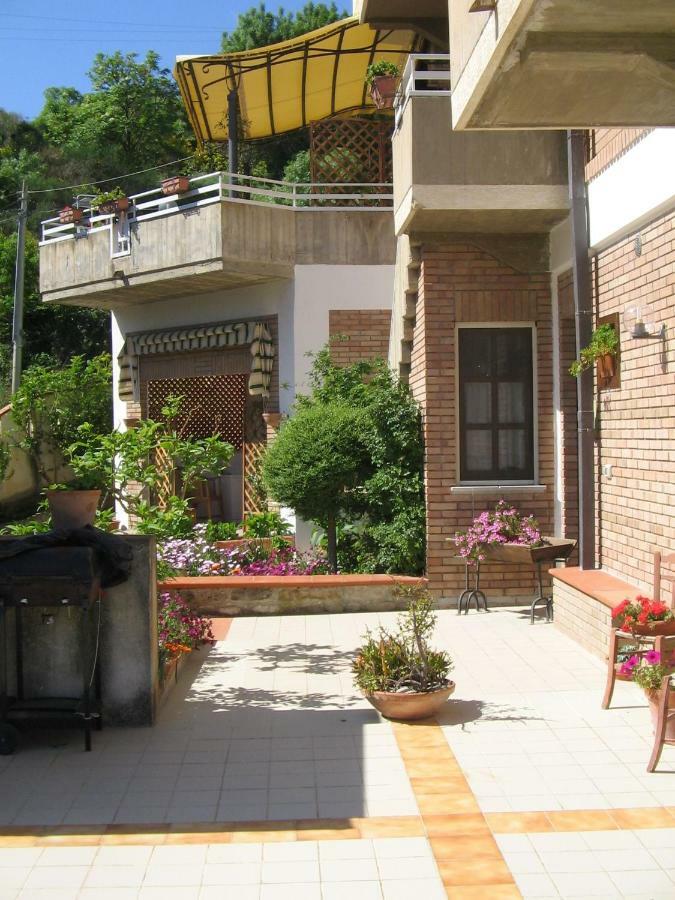 B&B Villa Letizia Castelbuono  Eksteriør billede