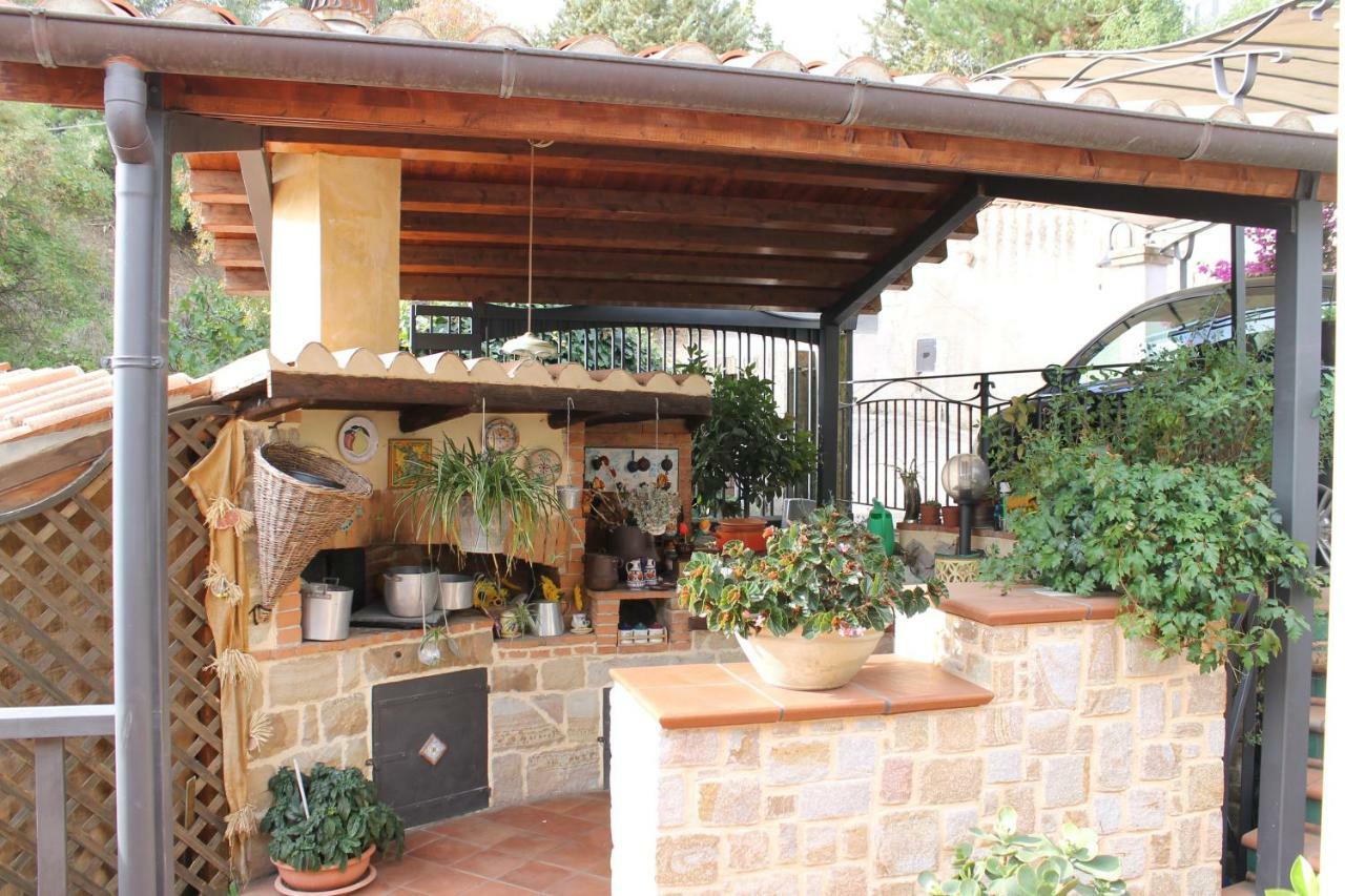 B&B Villa Letizia Castelbuono  Eksteriør billede